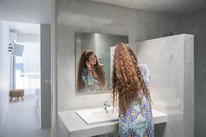 Infinite Blue Luxury Suites