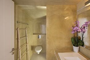 Infinite Blue Luxury Suites