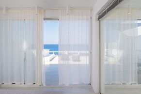 Infinite Blue Luxury Suites