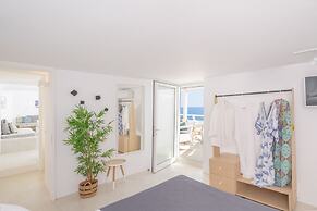 Infinite Blue Luxury Suites