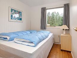 9 Person Holiday Home in Vaeggerlose