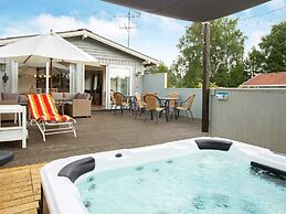 9 Person Holiday Home in Vaeggerlose