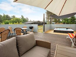 9 Person Holiday Home in Vaeggerlose