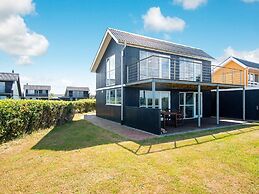 6 Person Holiday Home in Hemmet