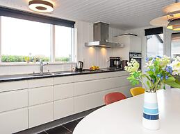 6 Person Holiday Home in Hemmet