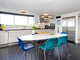 6 Person Holiday Home in Hemmet