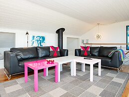 6 Person Holiday Home in Hemmet