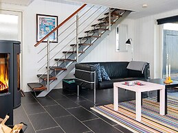 6 Person Holiday Home in Hemmet