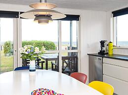 6 Person Holiday Home in Hemmet