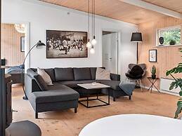 6 Person Holiday Home in Vaeggerlose-by Traum