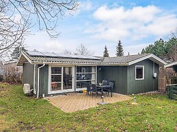4 Person Holiday Home in Store Fuglede