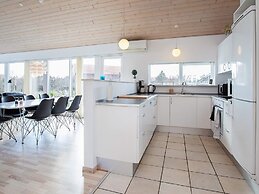 6 Person Holiday Home in Vaeggerlose