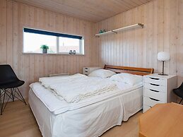 6 Person Holiday Home in Vaeggerlose