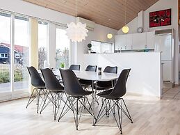 6 Person Holiday Home in Vaeggerlose