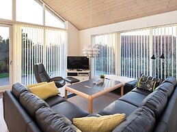 6 Person Holiday Home in Vaeggerlose