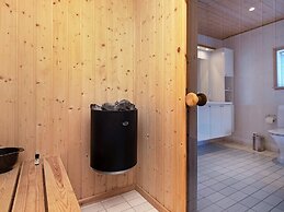 6 Person Holiday Home in Vaeggerlose