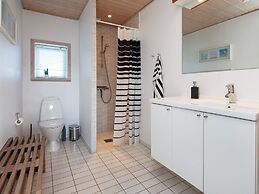 6 Person Holiday Home in Vaeggerlose