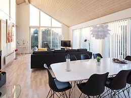 6 Person Holiday Home in Vaeggerlose