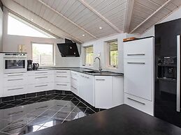 8 Person Holiday Home in Vaeggerlose-by Traum