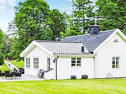 6 Person Holiday Home in Asbro