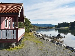 6 Person Holiday Home in Bud-by Traum