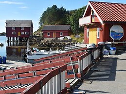 6 Person Holiday Home in Bud-by Traum