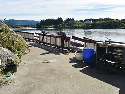 6 Person Holiday Home in Bud-by Traum