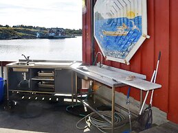 6 Person Holiday Home in Bud-by Traum