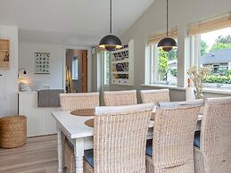 6 Person Holiday Home in Vaeggerlose