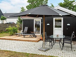 6 Person Holiday Home in Vaeggerlose