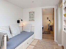 6 Person Holiday Home in Vaeggerlose