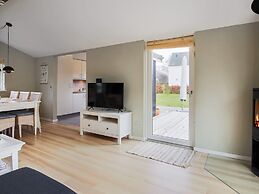 6 Person Holiday Home in Vaeggerlose