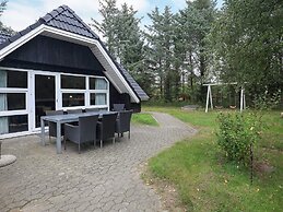 8 Person Holiday Home in Blavand