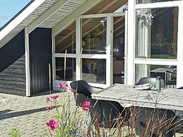 5 Person Holiday Home in Farvang