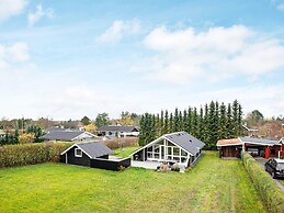 5 Person Holiday Home in Farvang