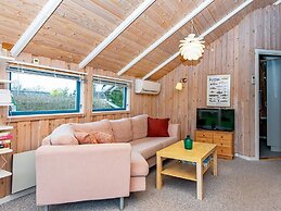 5 Person Holiday Home in Farvang