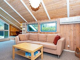 5 Person Holiday Home in Farvang