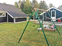5 Person Holiday Home in Farvang