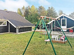 5 Person Holiday Home in Farvang