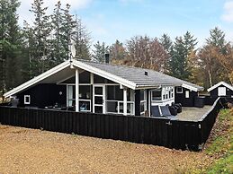 8 Person Holiday Home in Blavand