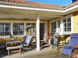 8 Person Holiday Home in Grebbestad-by Traum
