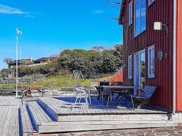 7 Person Holiday Home in Sjernaroy