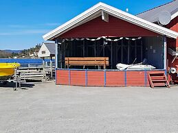 7 Person Holiday Home in Sjernaroy