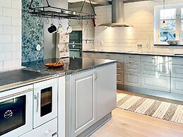 6 Person Holiday Home in Farjestaden-by Traum