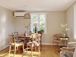 6 Person Holiday Home in Kopingsvik-by Traum