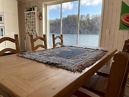 6 Person Holiday Home in Rubbestadneset