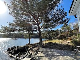 6 Person Holiday Home in Rubbestadneset