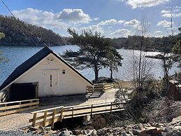 6 Person Holiday Home in Rubbestadneset