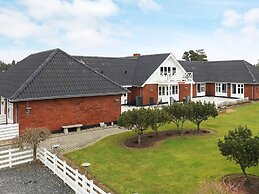 6 Person Holiday Home in Blavand