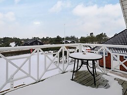 6 Person Holiday Home in Blavand